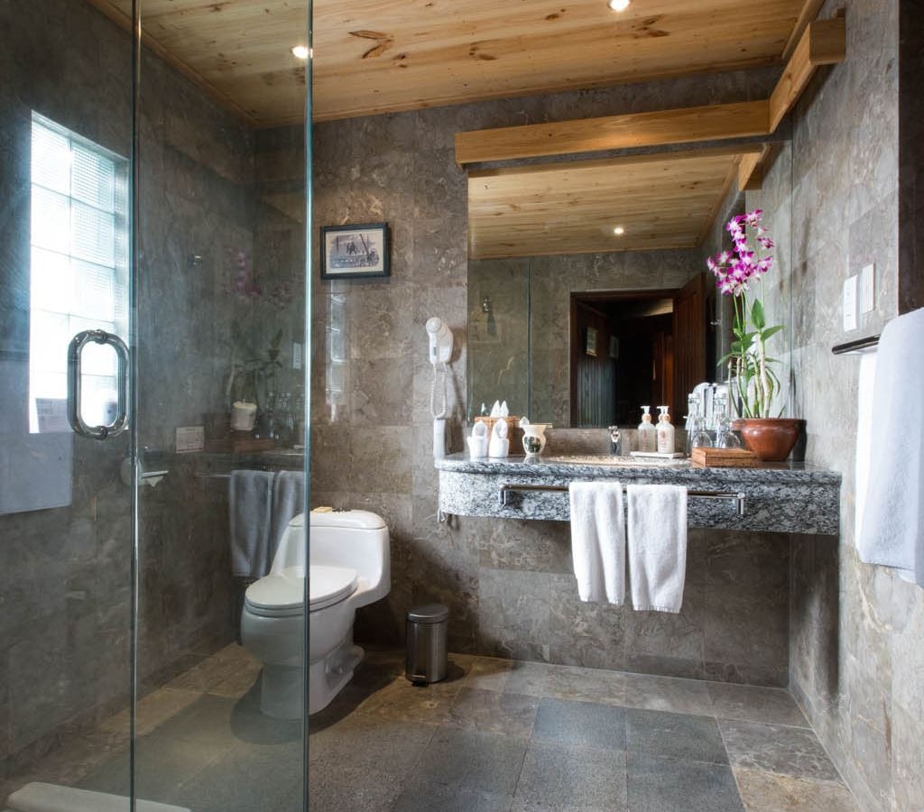 rooms-lake-side-room