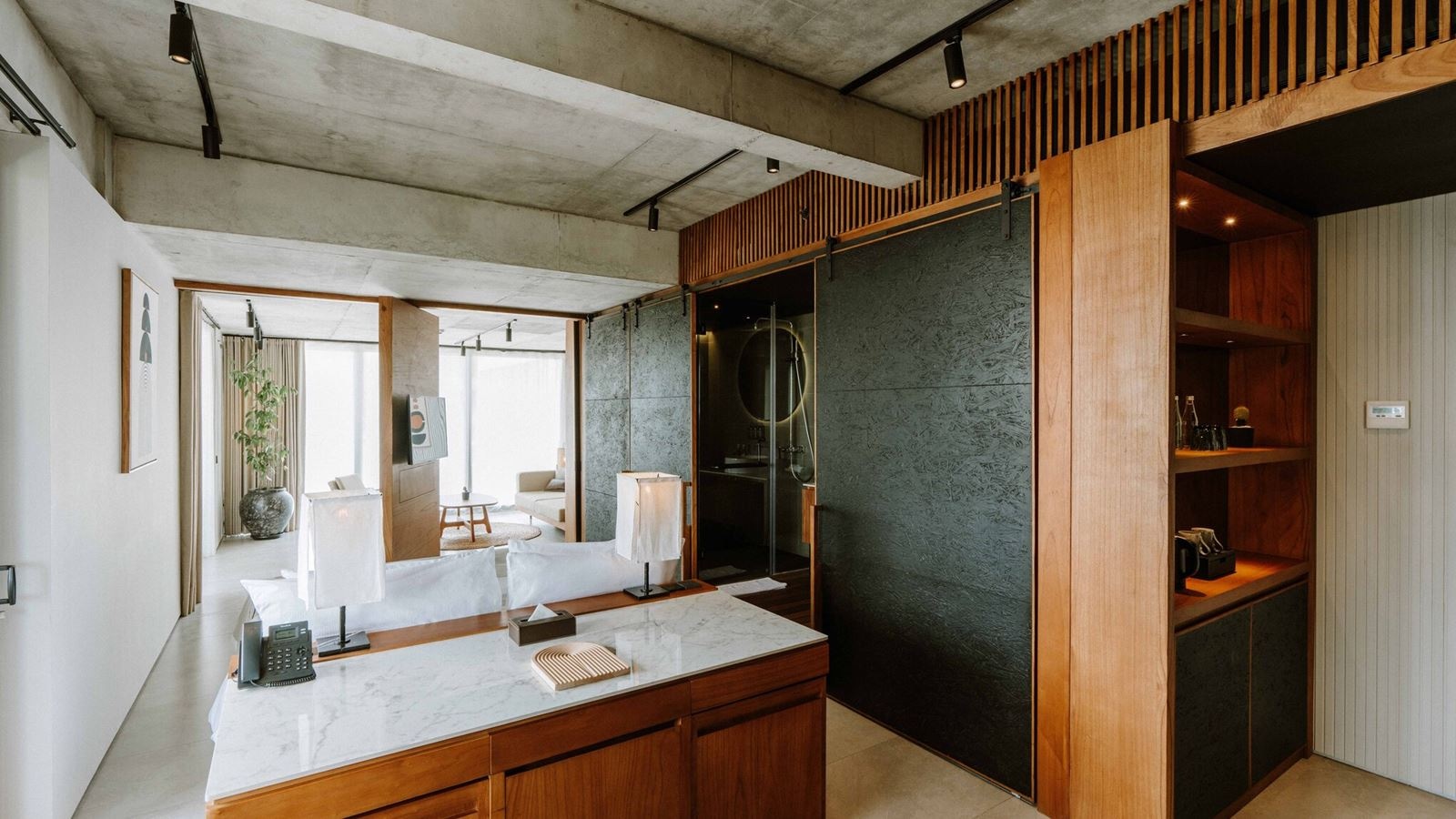 rooms-premier-pool-suite-plus