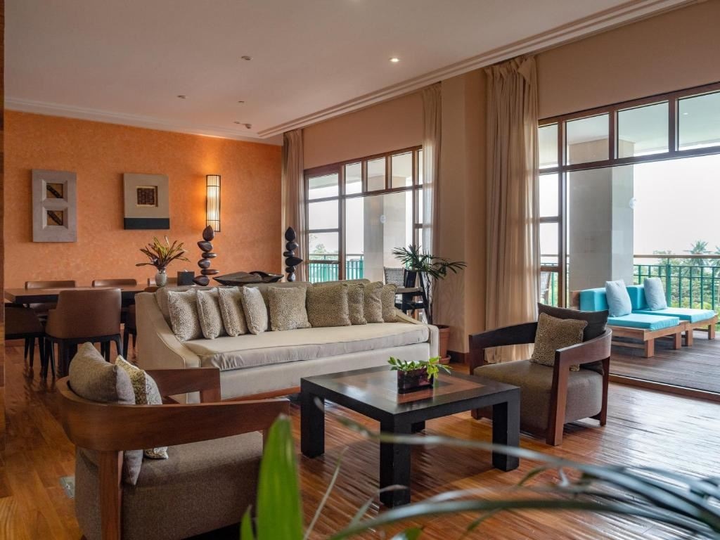 rooms-penthouse-panoramic-view-and-outdoor-jacuzzi