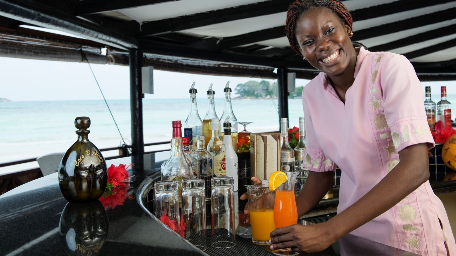 bars-cocktails-and-sunbeds