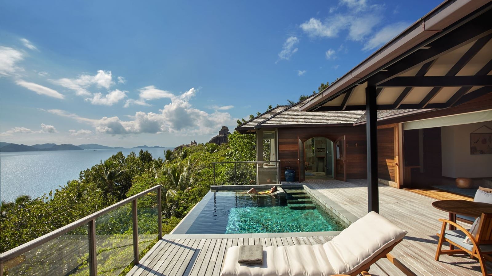 rooms-panorama-pool-villa