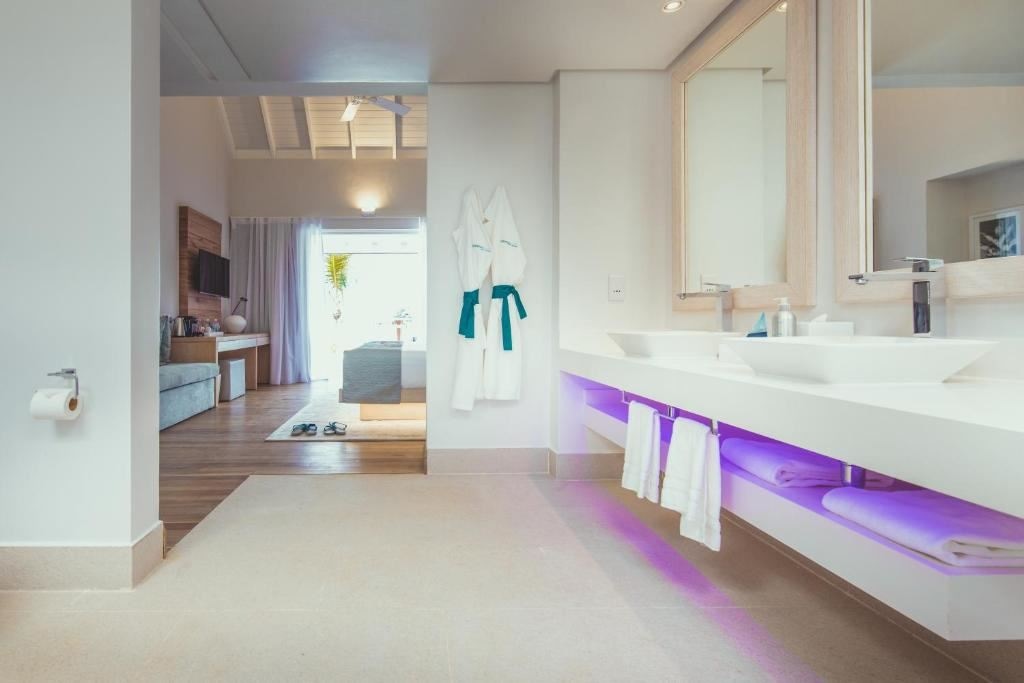 rooms-ocean-view-pool-chalet