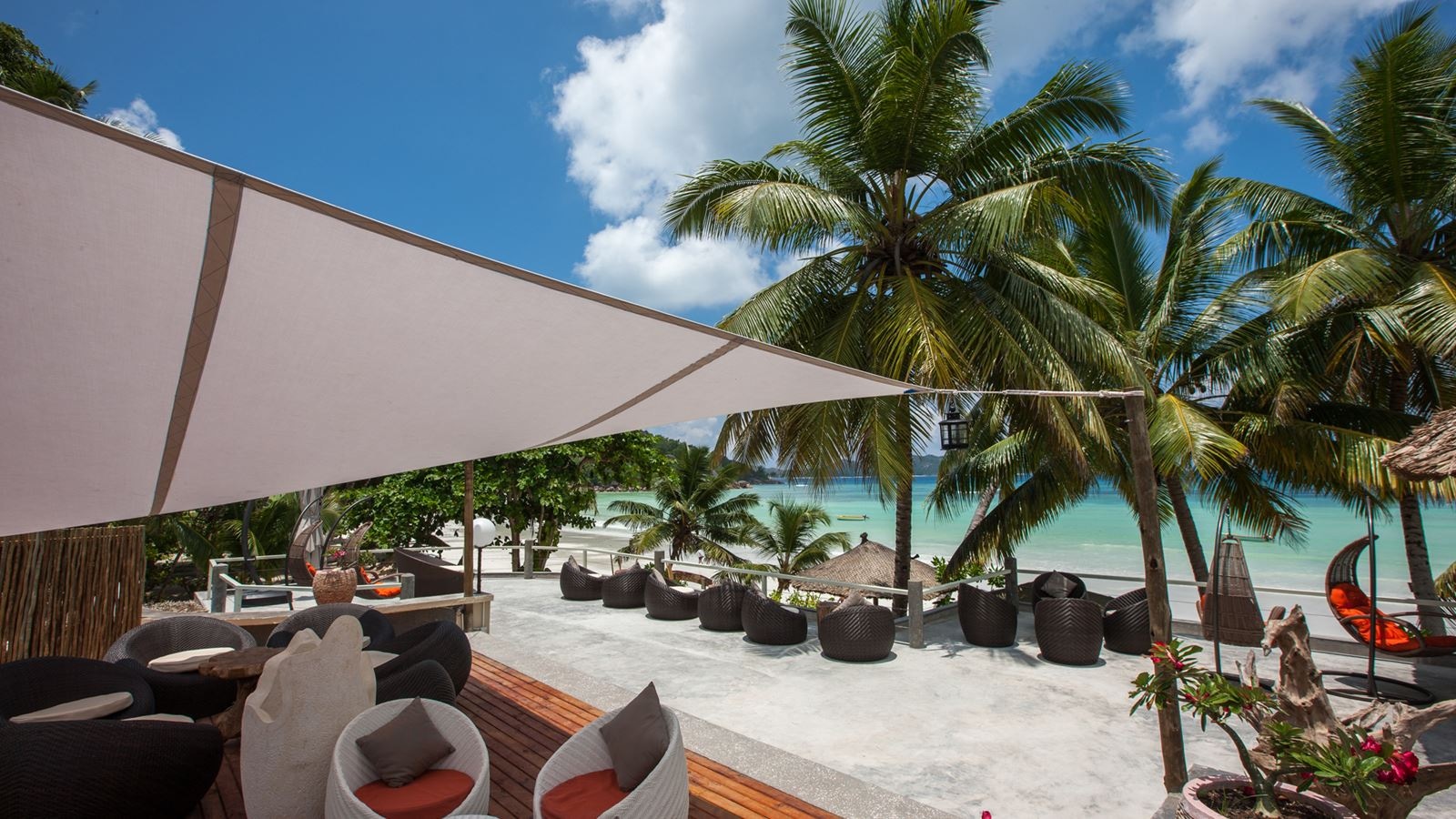 bars-chill-out-tapas-lounge-bar