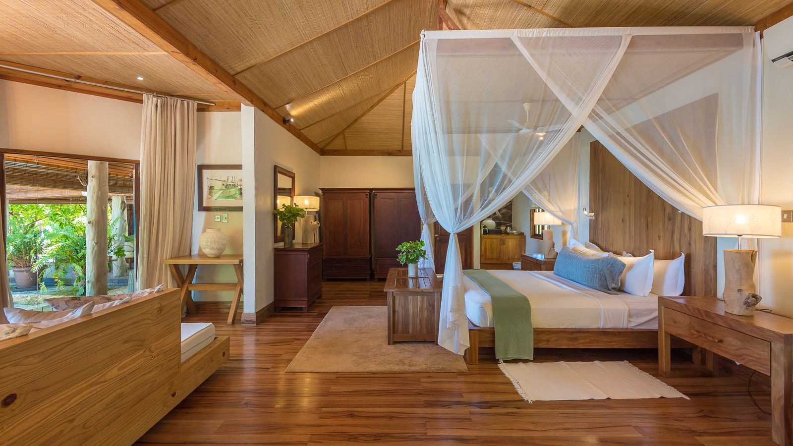 rooms-beach-villa
