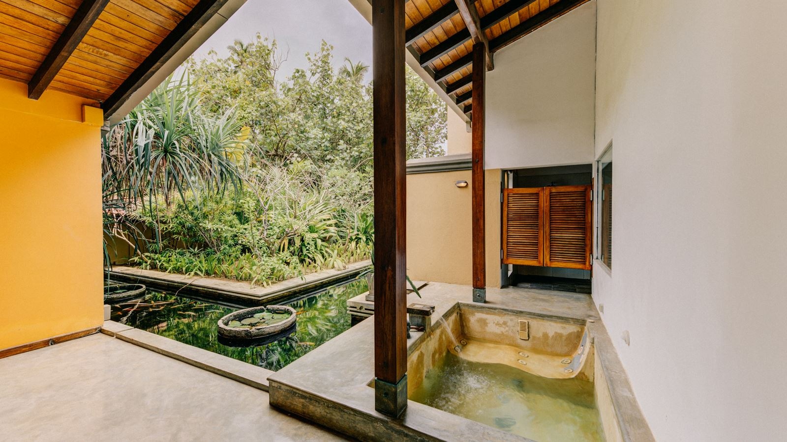rooms-shanthi-suite