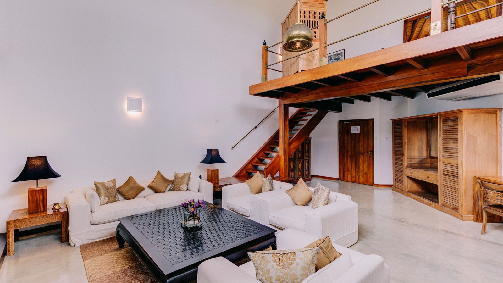 rooms-surya-suite