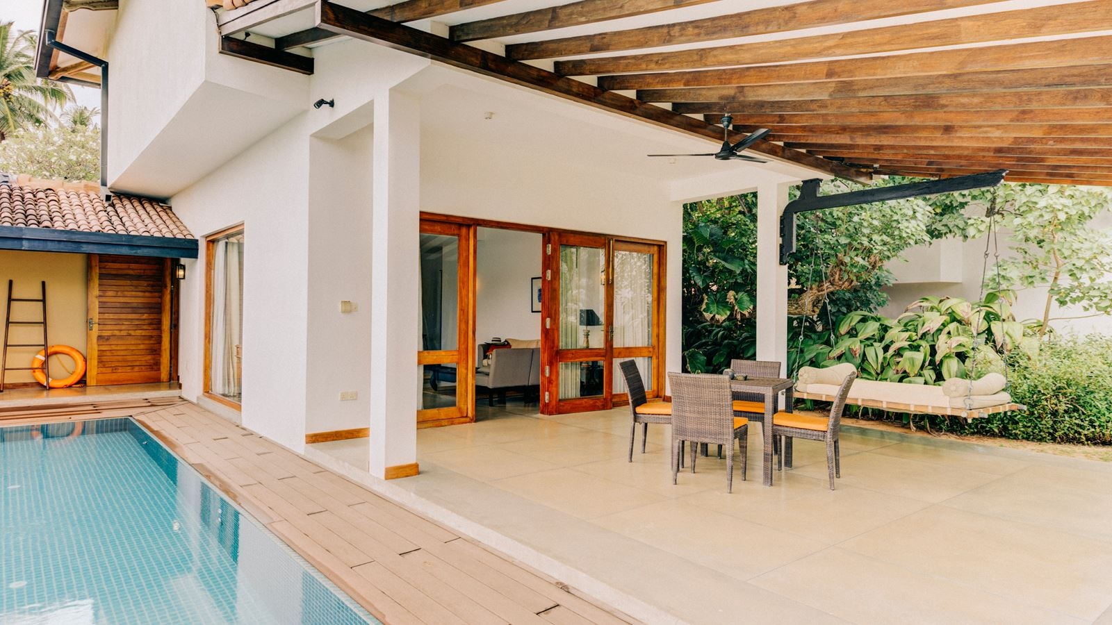 rooms-pool-villa
