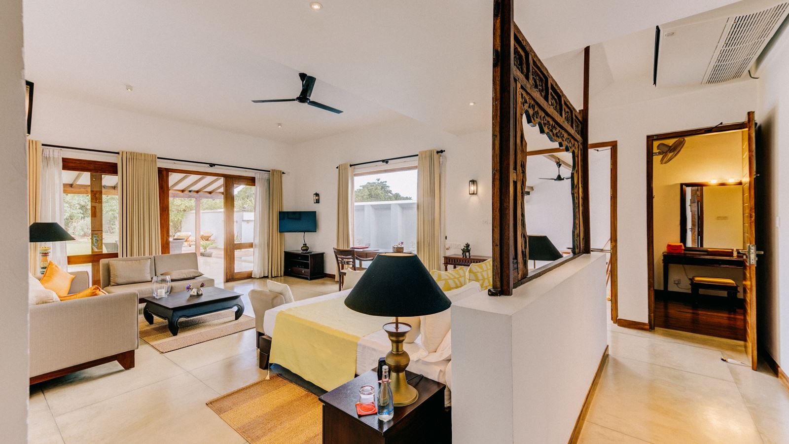rooms-pool-suite