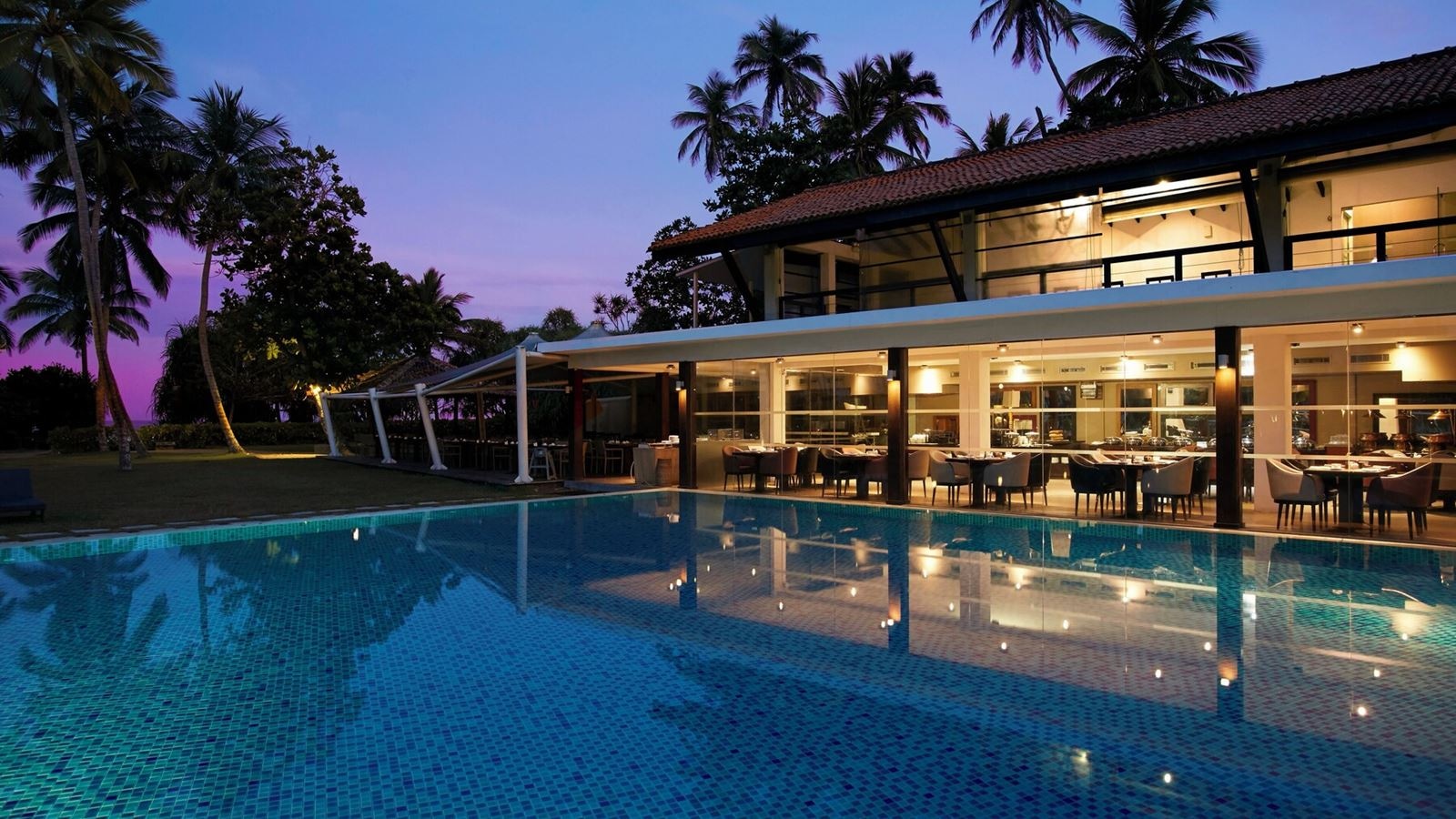 restaurants-breeze-restaurant