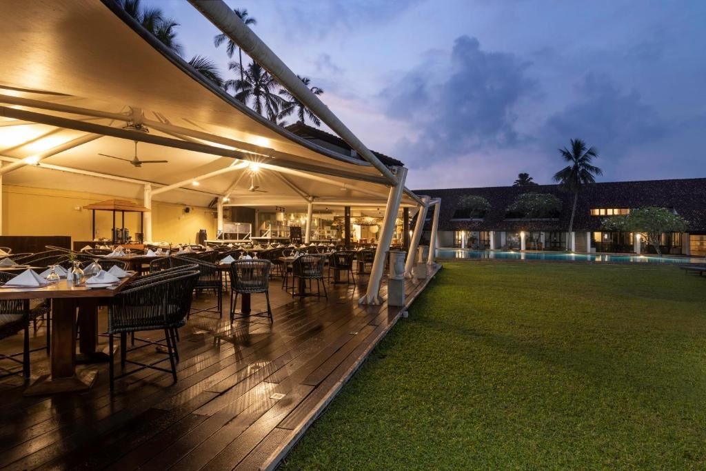 restaurants-breeze-restaurant