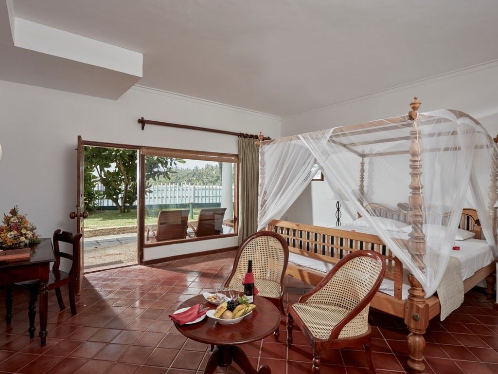 rooms-standard-sea-side-view-room