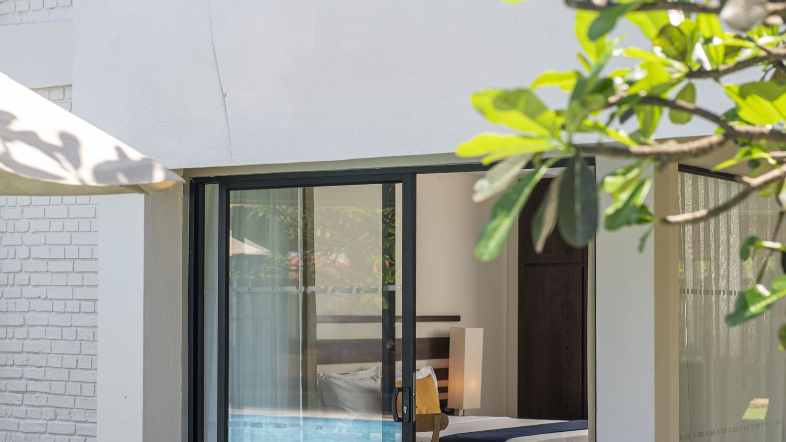 rooms-superior-pool-side-terrace