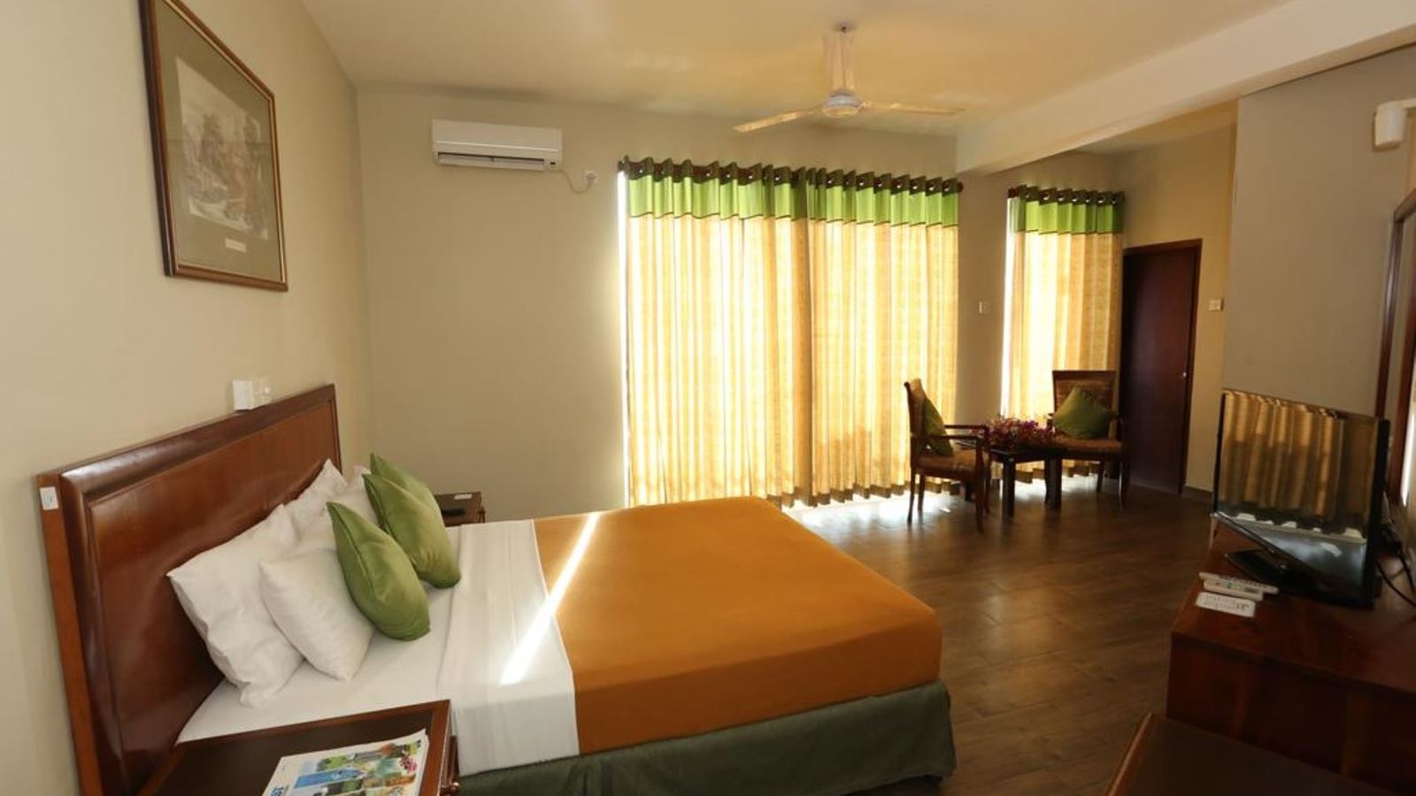 rooms-deluxe-non-ocean-view