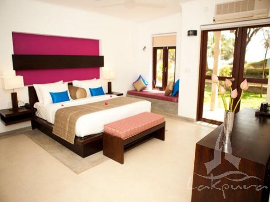 rooms-deluxe-double-bed-room