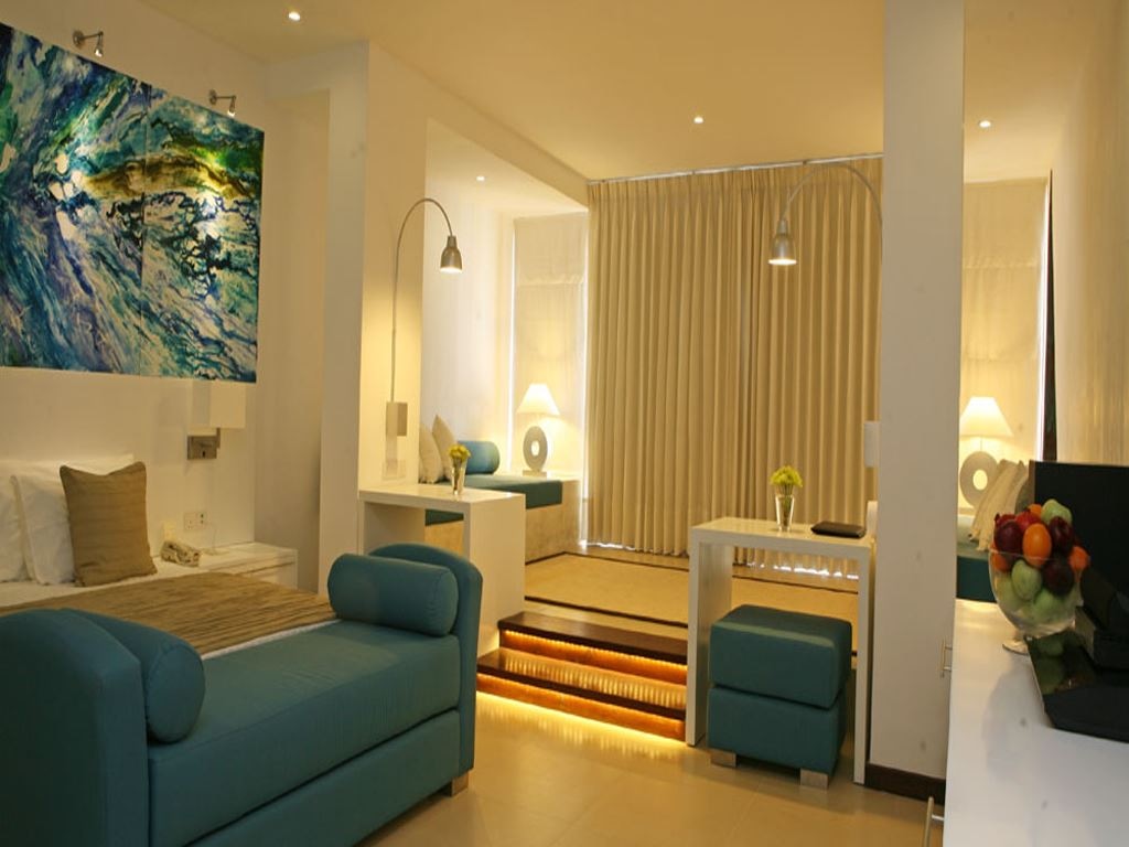 rooms-rose-petal-suites-with-bath-tub