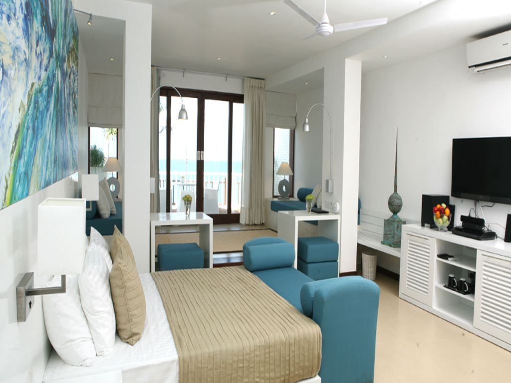 rooms-rose-petal-suites-with-bath-tub