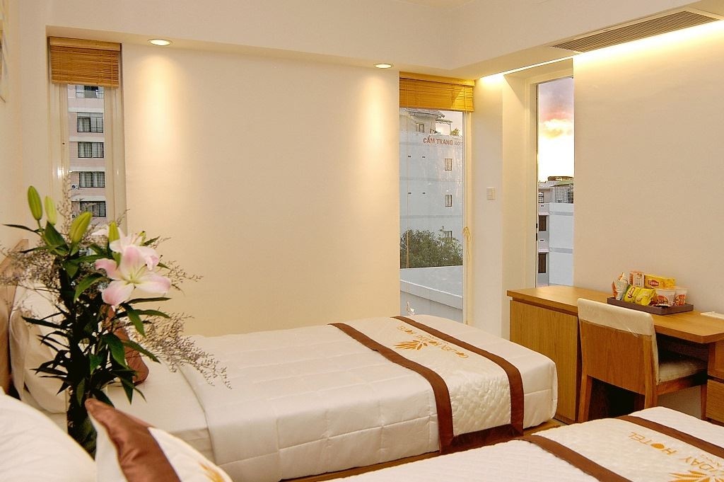 rooms-deluxe-city-view