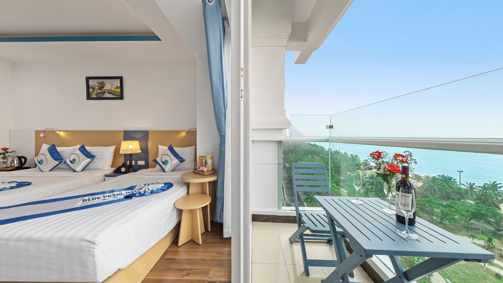 rooms-deluxe-sea-view-with-balcony