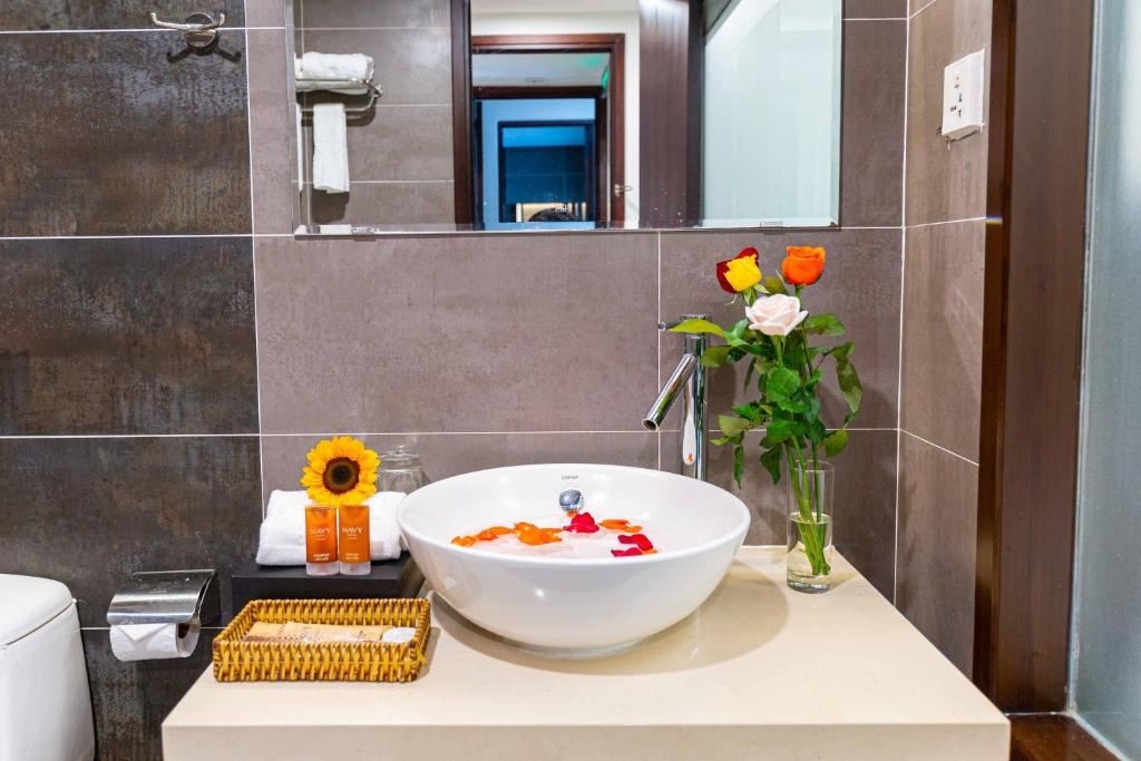 rooms-premier-city-view-with-balcony--child-without-extra-bed