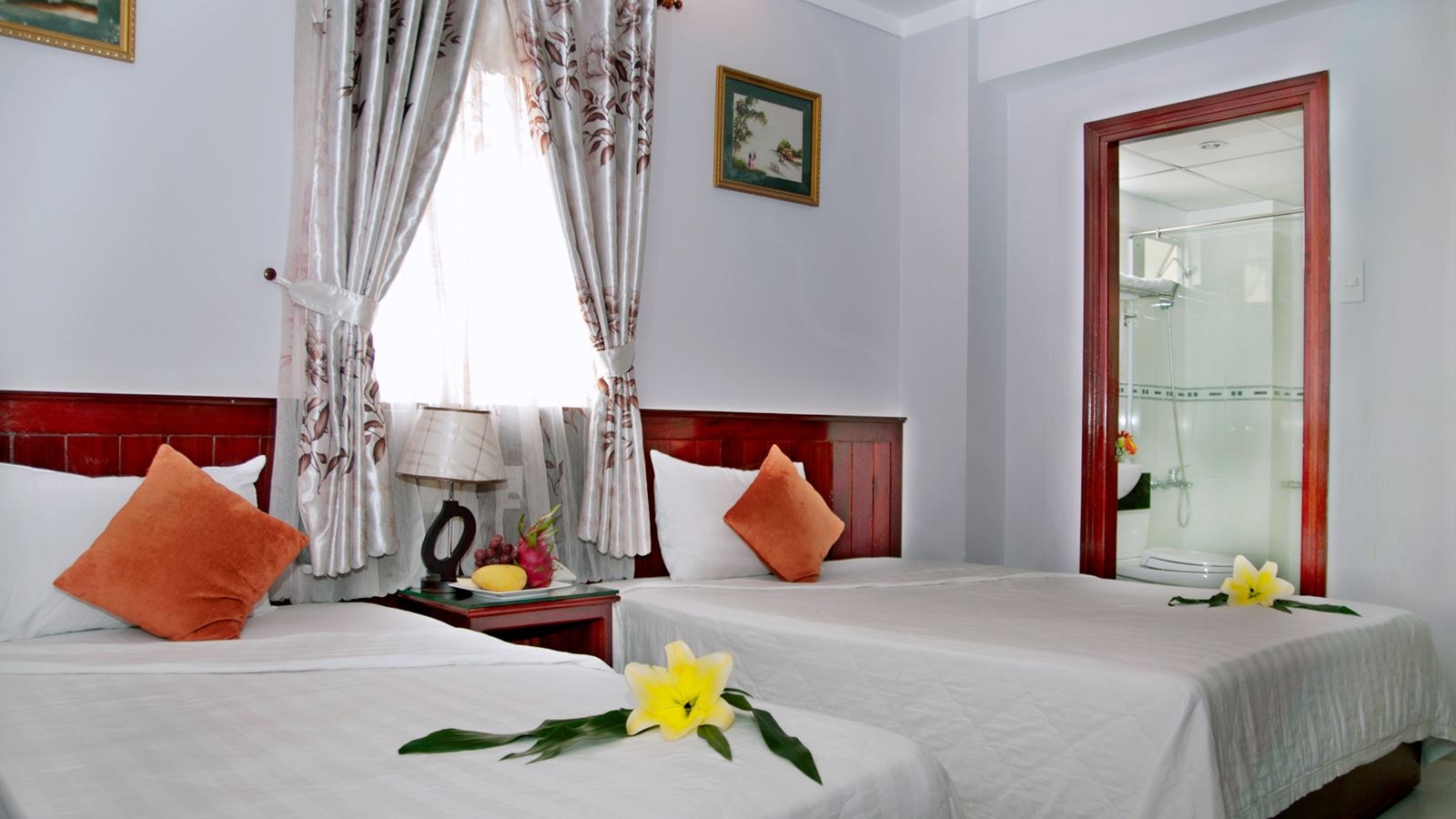 rooms-deluxe-room