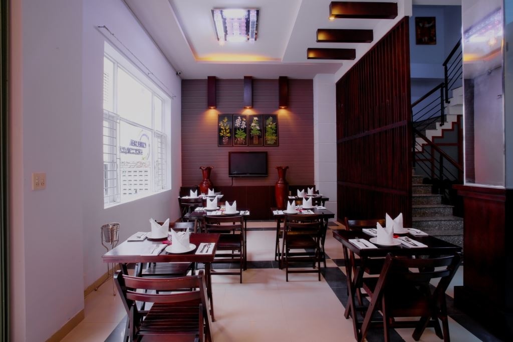 restaurants-restaurant