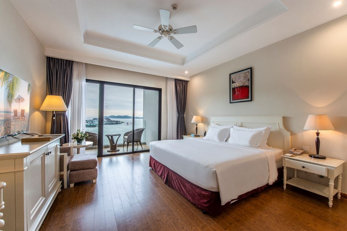 rooms-deluxe-ocean-view
