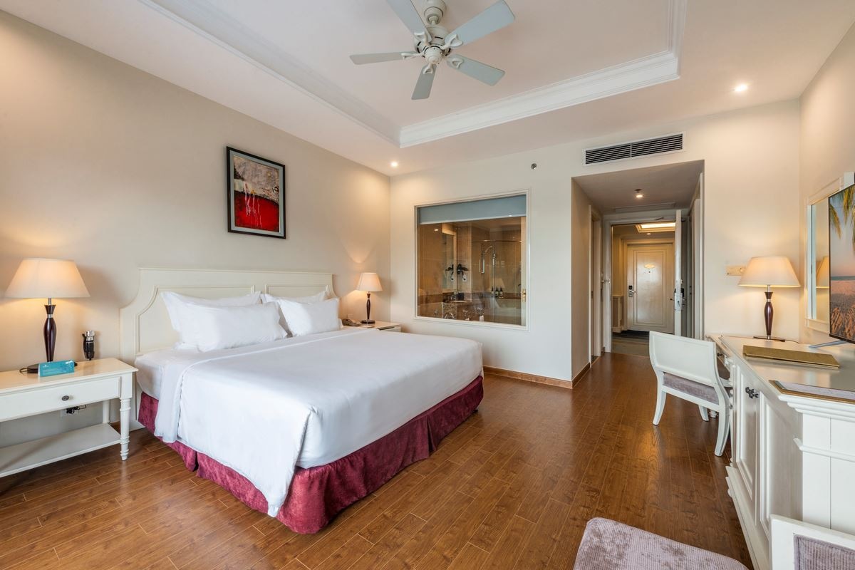 rooms-deluxe-room