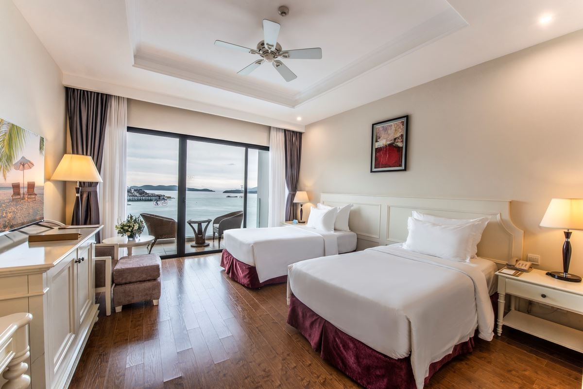rooms-deluxe-ocean-view