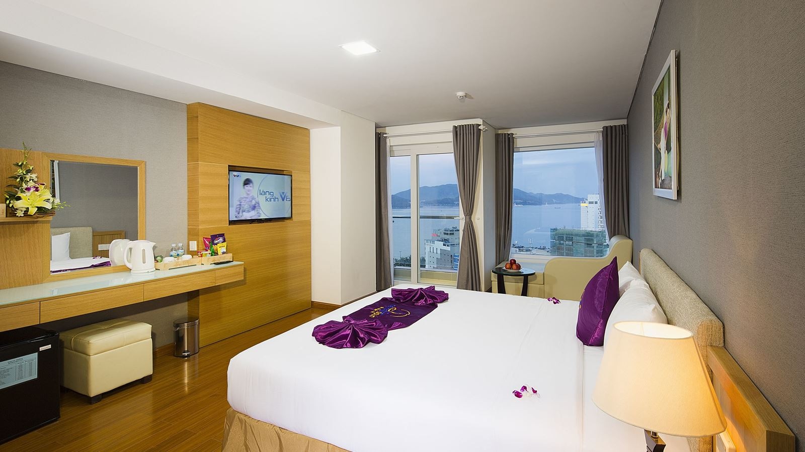 rooms-suite-sea-view-with-balcony