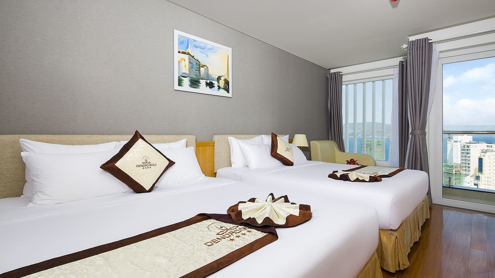 rooms-room-family-seaview-with-balcony