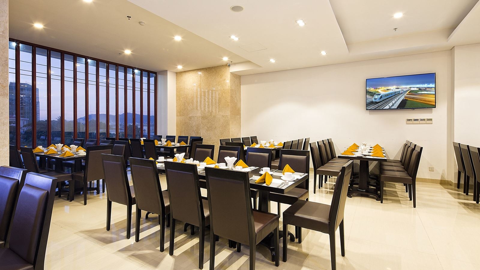 restaurants-restaurant