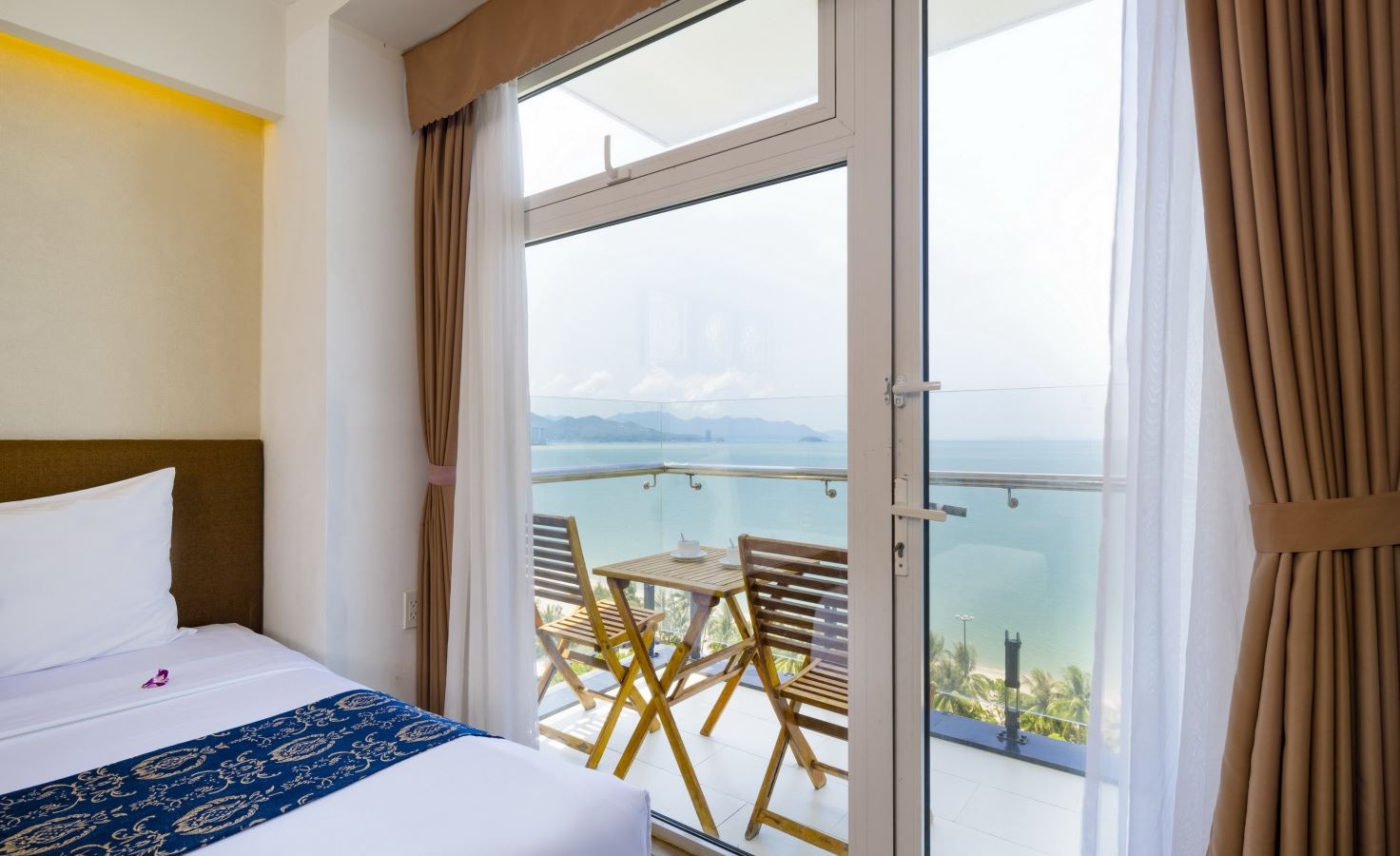 rooms-family-seaview-balcony