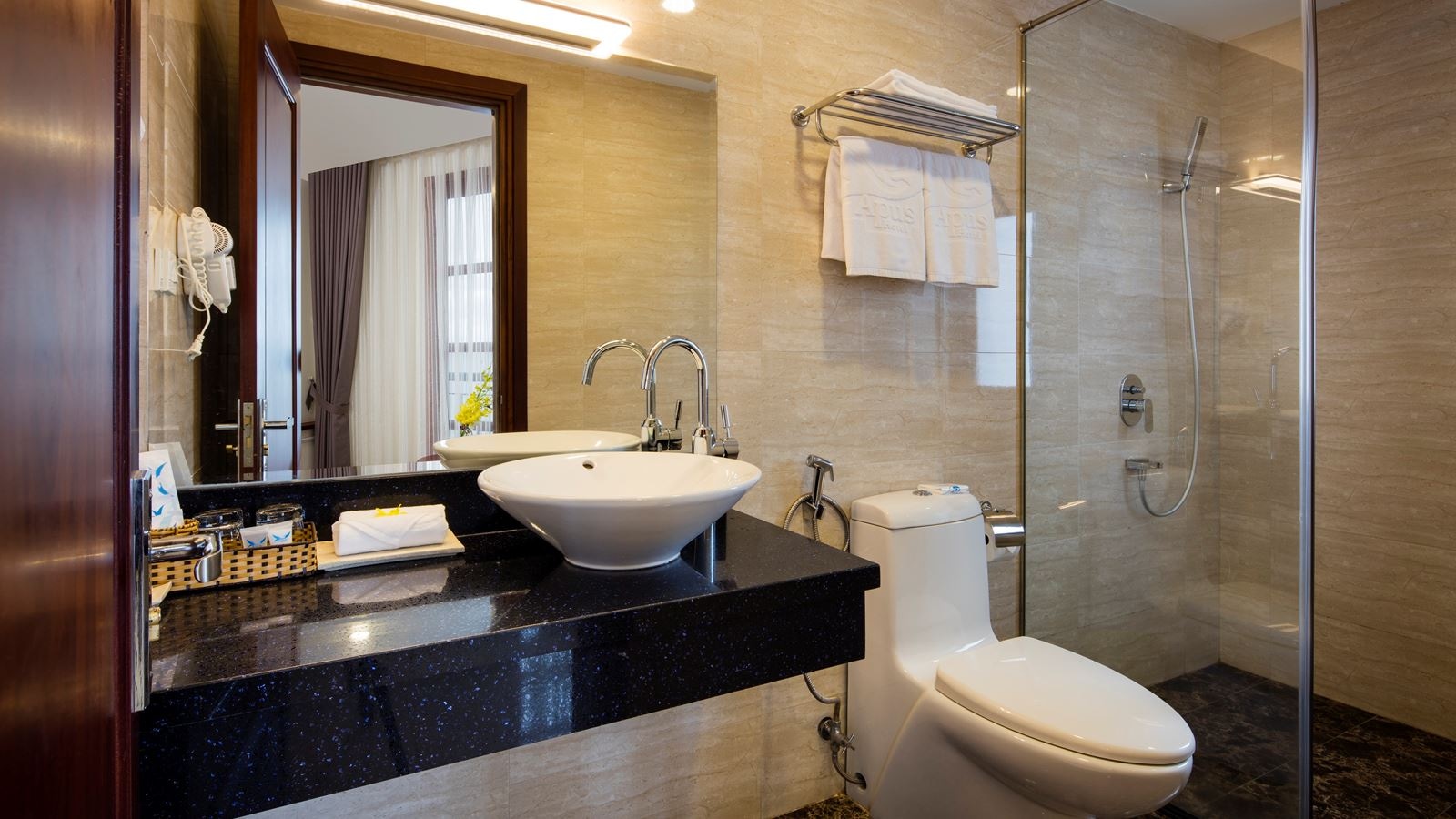 rooms-senior-cityview-with-balcony