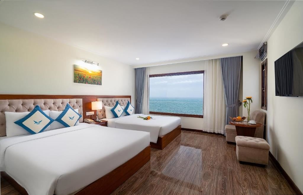 rooms-family-seaview