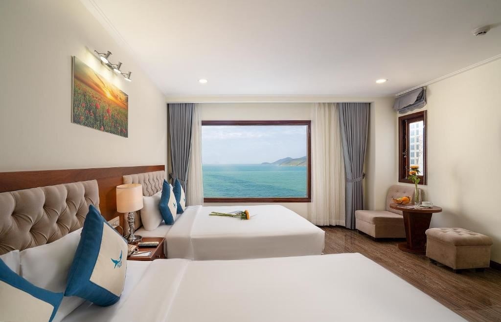 rooms-family-seaview