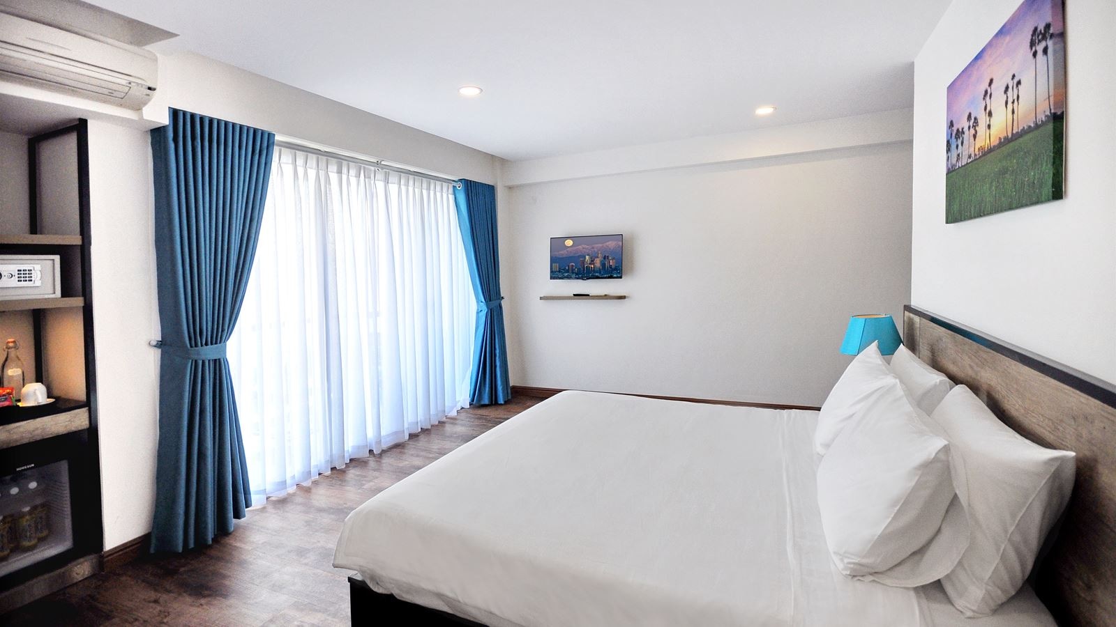 rooms-deluxe-sea-view-with-balcony-child-without-extra-bed