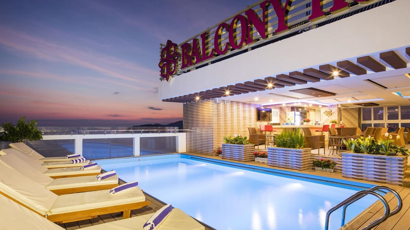 bars-balcony-sky-bar-pool-bar