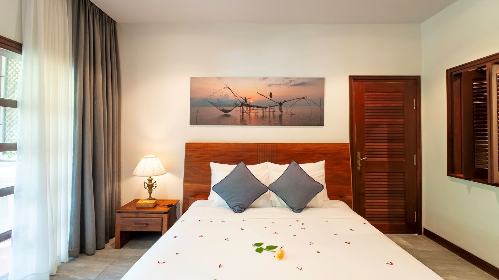 rooms-premier-deluxe-with-terrace