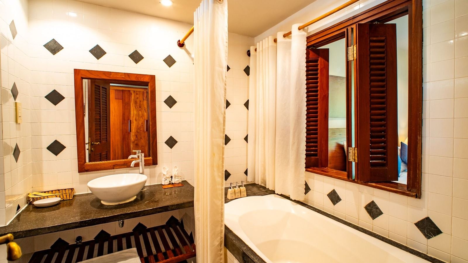 rooms-premier-deluxe-with-terrace