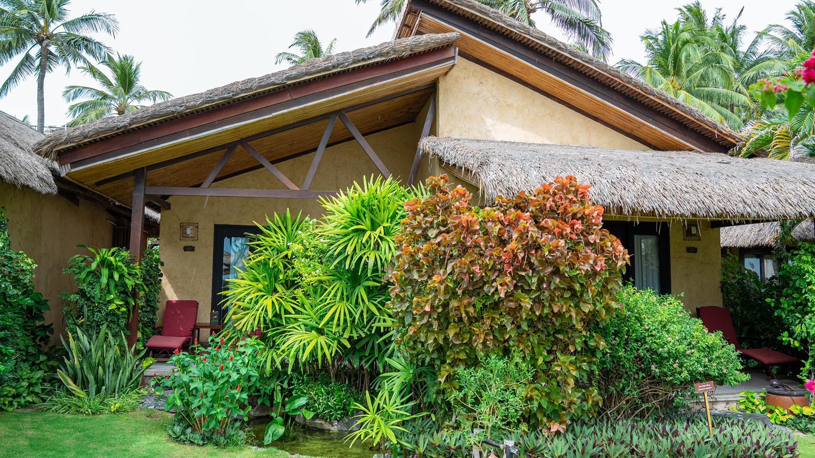 rooms-serene-elite-beach-front-bungalow-premier
