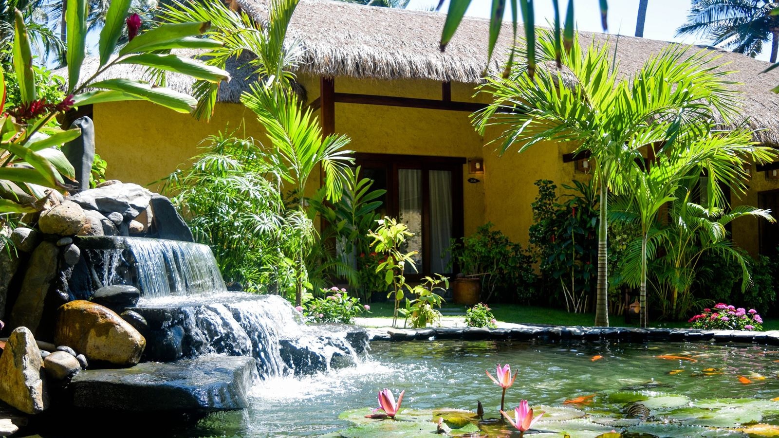 rooms-sea-breeze-bungalow-with-balcony