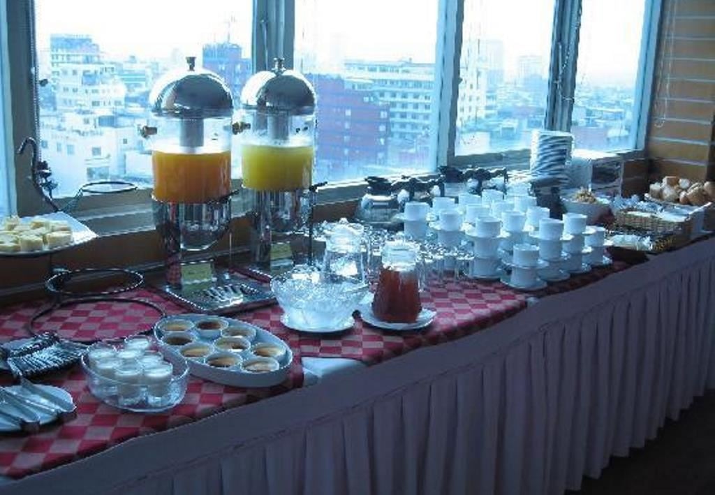 restaurants-restaurant