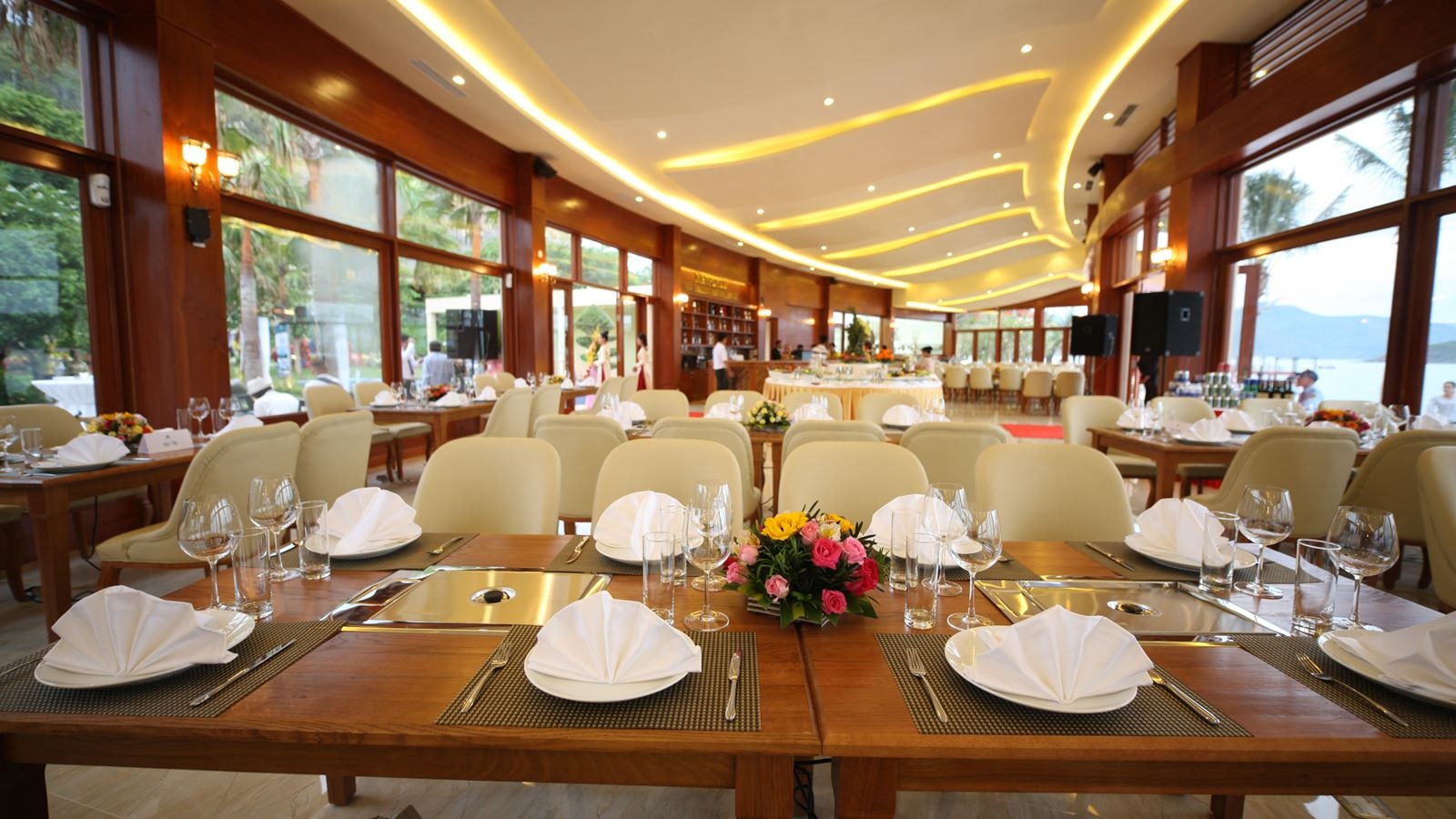 restaurants-sea-breeze-restaurant