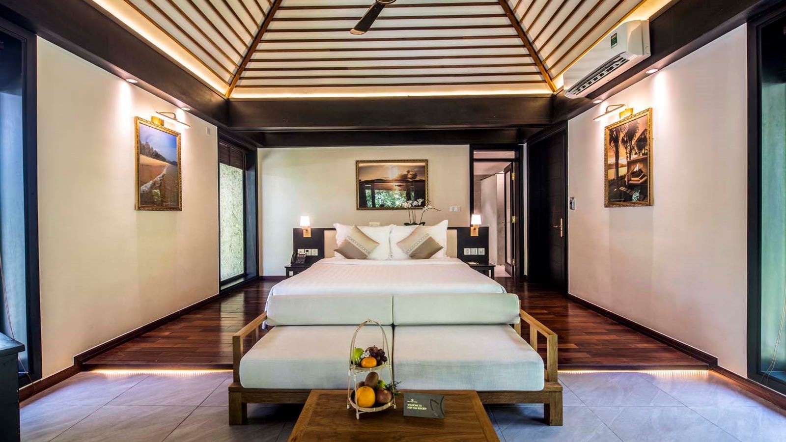 rooms-deluxe-bungalow-sea-view