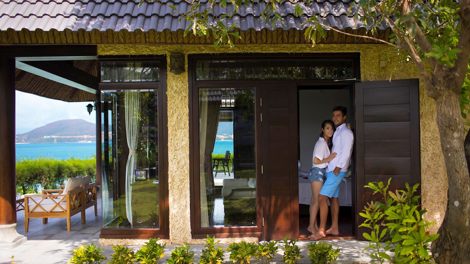 rooms-deluxe-bungalow-sea-view