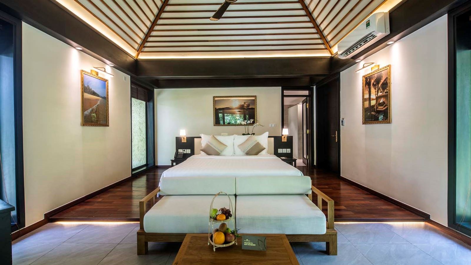 rooms-deluxe-bungalow-sea-view