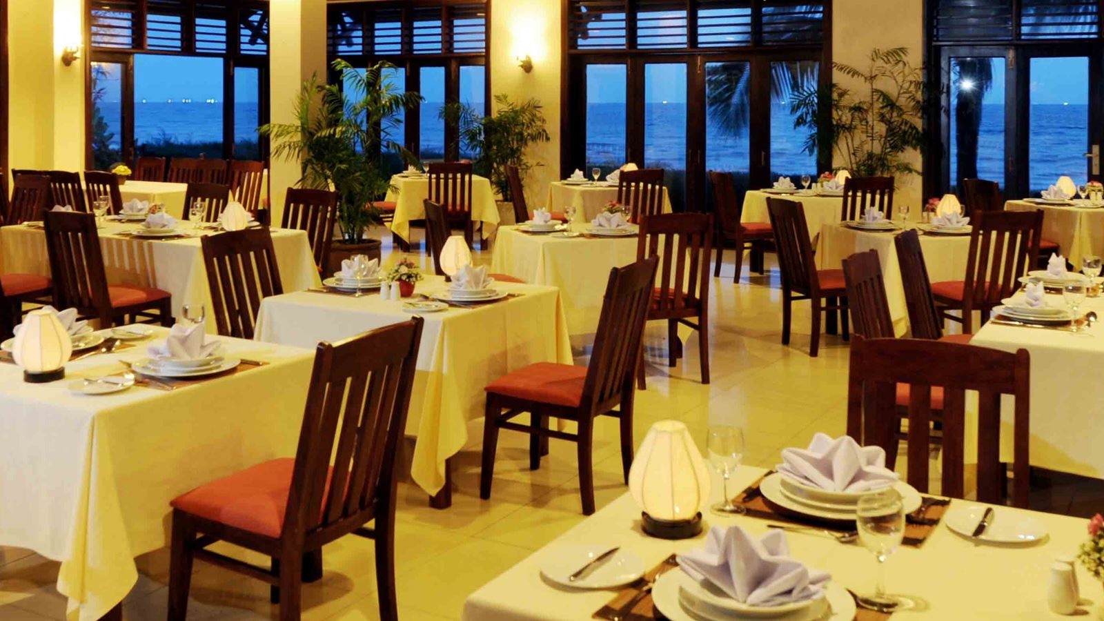 restaurants-muine-century-restaurant