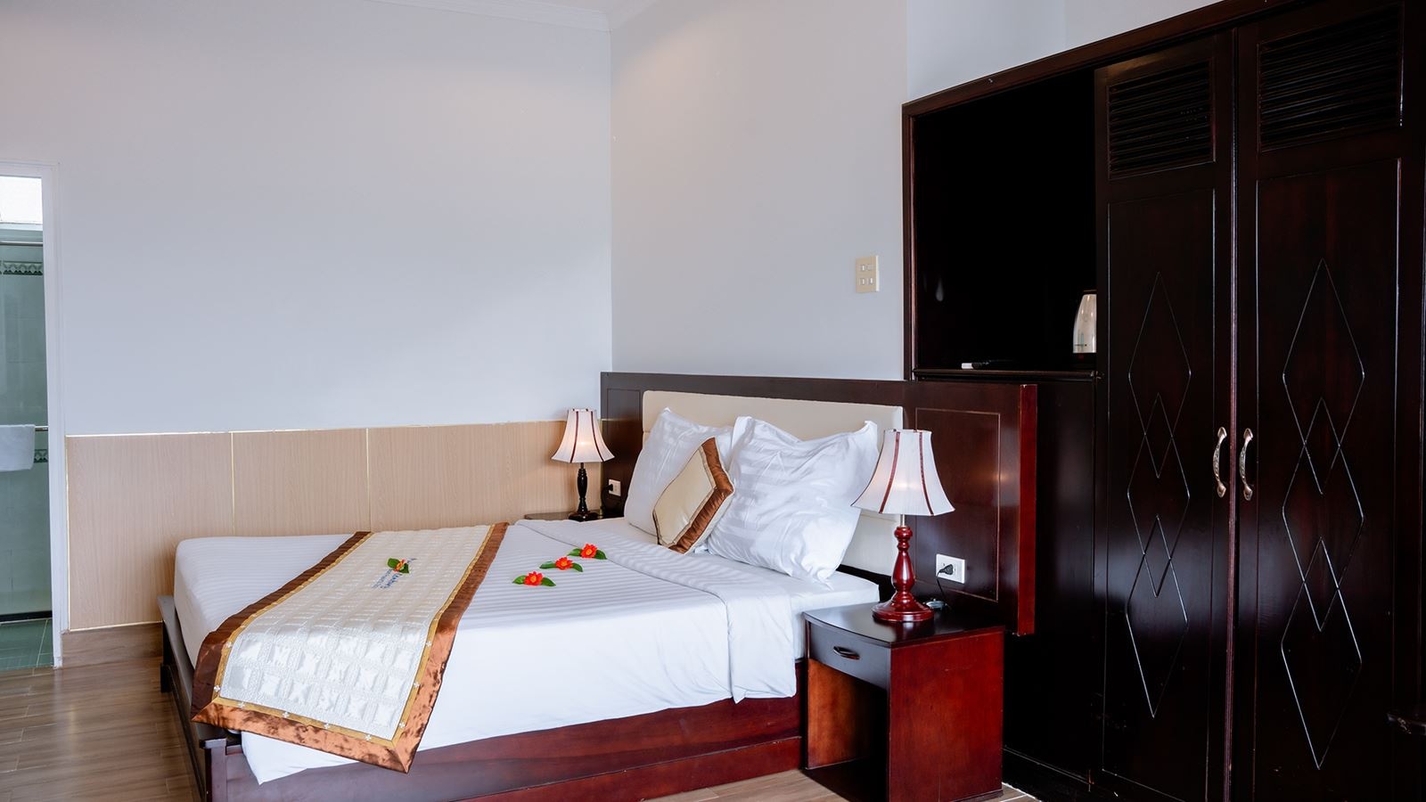 rooms-villa-beachfront-with-terrace