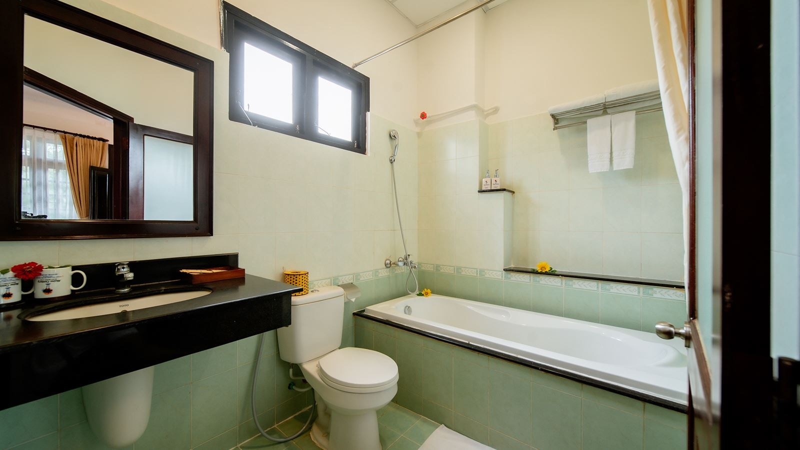 rooms-pool-view-room