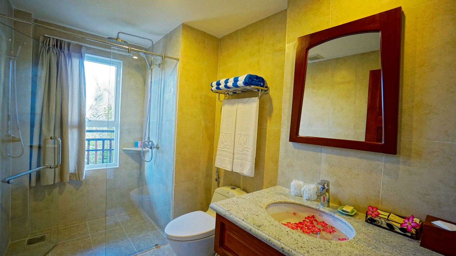 rooms-deluxe-seaview